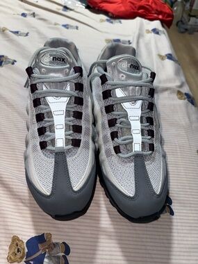 Nike Air Max Women’s Sneakers in Grey and White with Burgundy Accents